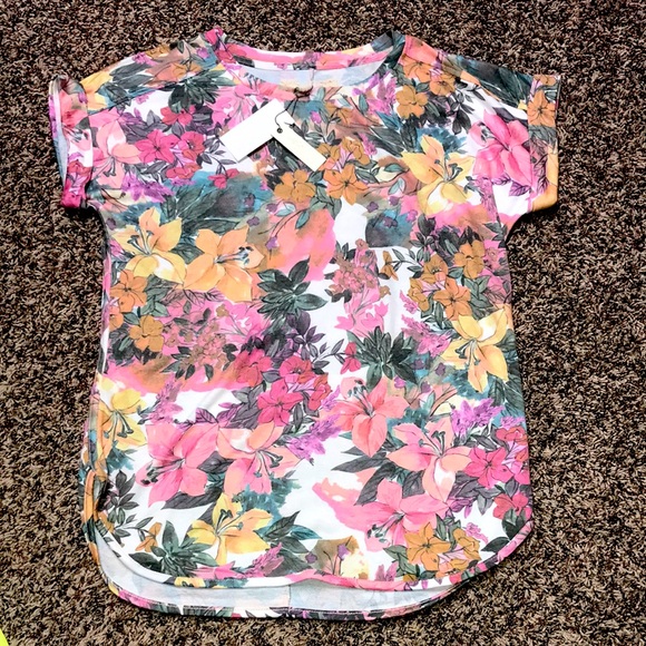 Cupio Tops - 🐠Cupio Blush Woman’s Floral Relaxed Soft Rolled Sleeve Split Hem Tee Shirt | NWT